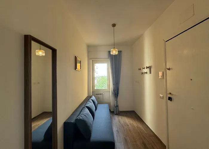 With Balcony In Quiet Apartment Rome